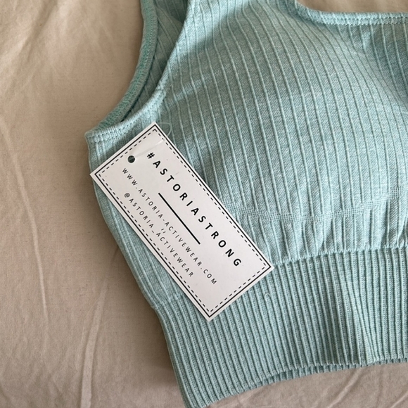 BNWT Astoria Activewear sports bra - M - Picture 2 of 4